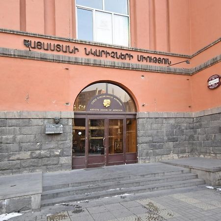Armenak Apartment No 8, Abovyan Street Erywań Zewnętrze zdjęcie