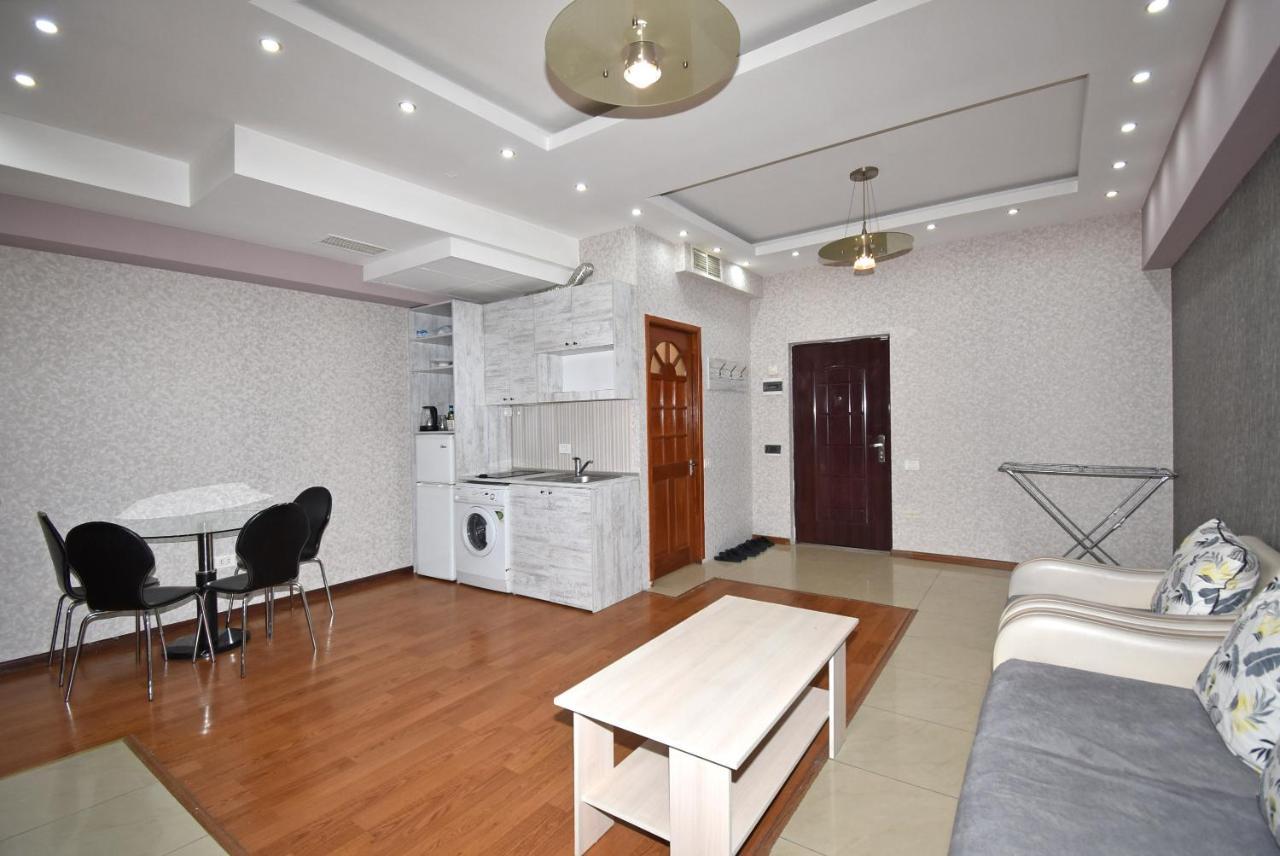 Armenak Apartment No 8, Abovyan Street Erywań Zewnętrze zdjęcie