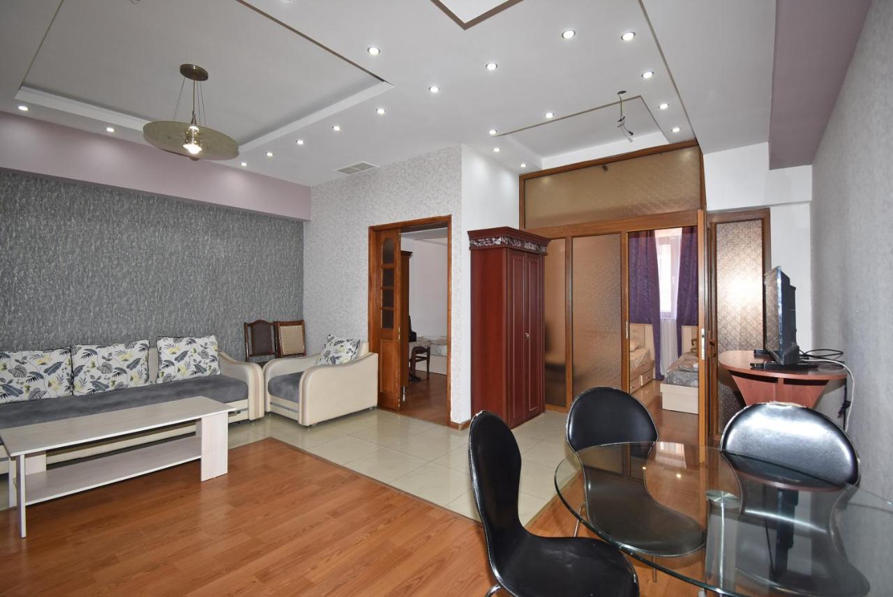 Armenak Apartment No 8, Abovyan Street Erywań Zewnętrze zdjęcie