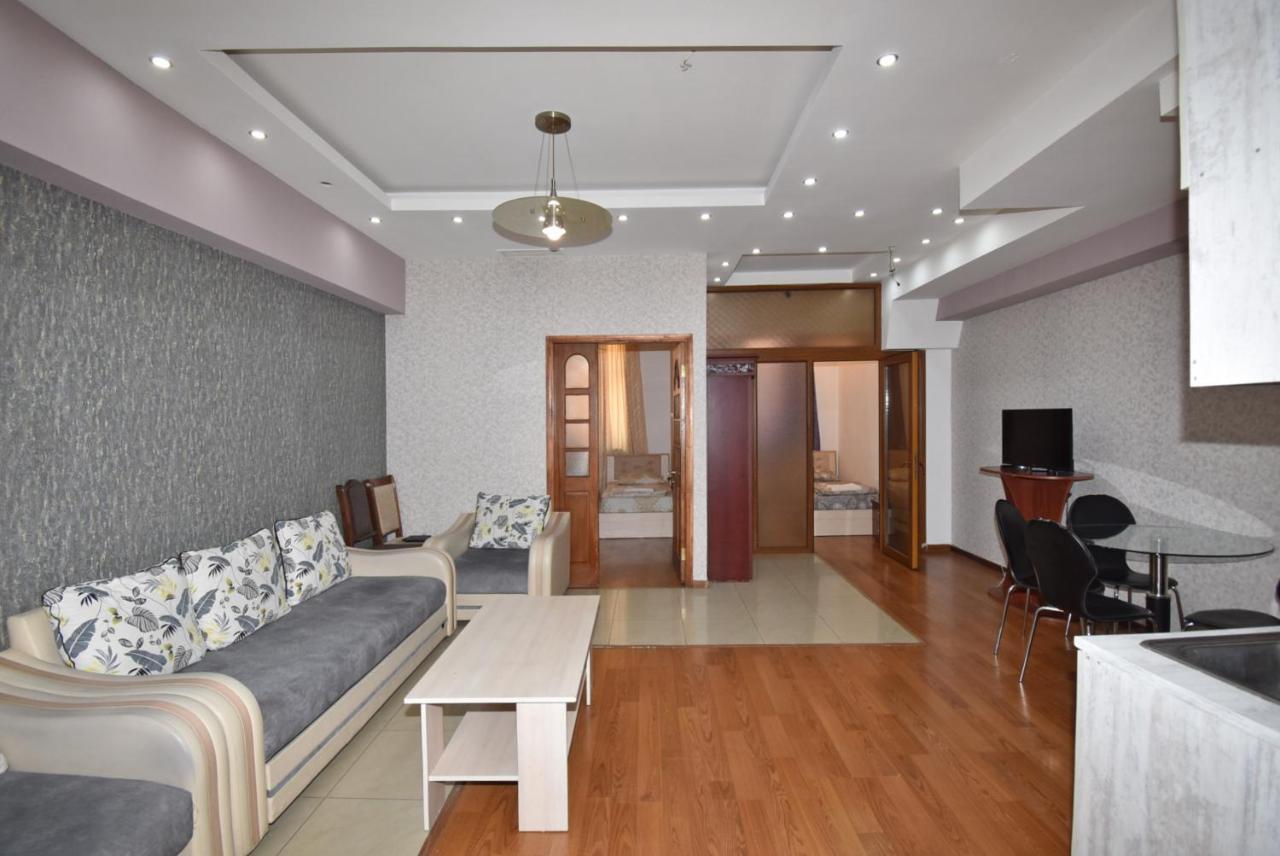 Armenak Apartment No 8, Abovyan Street Erywań Zewnętrze zdjęcie