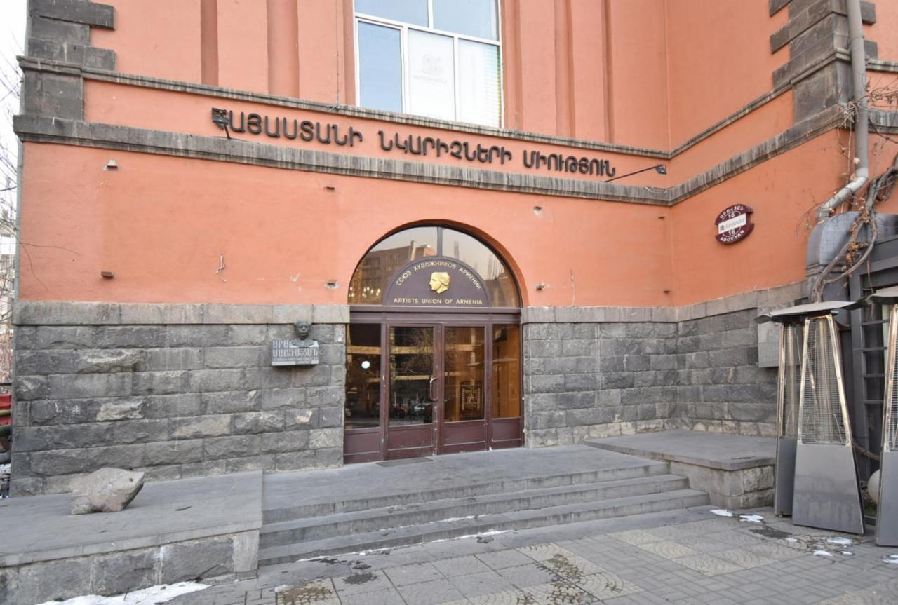 Armenak Apartment No 8, Abovyan Street Erywań Zewnętrze zdjęcie