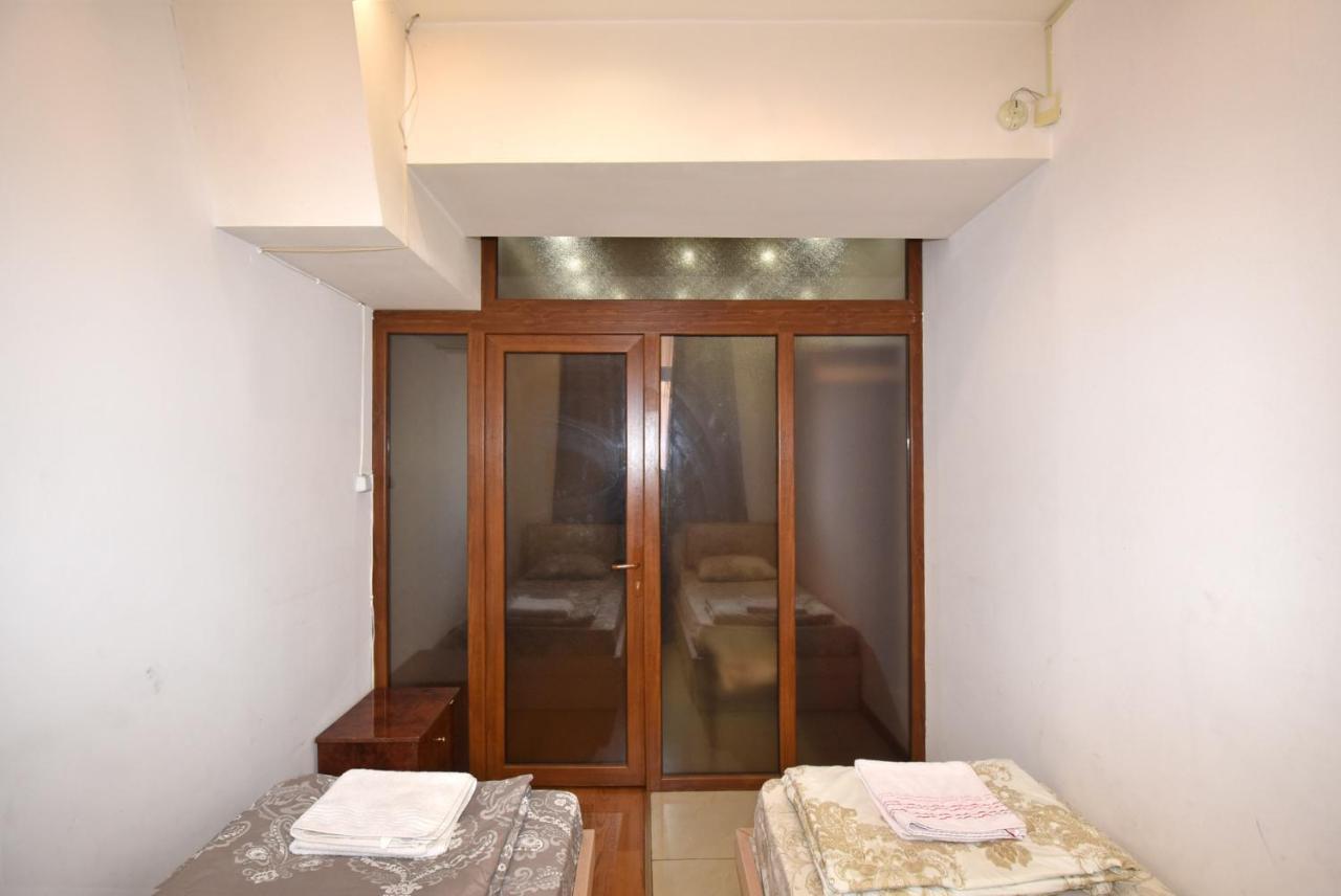 Armenak Apartment No 8, Abovyan Street Erywań Zewnętrze zdjęcie