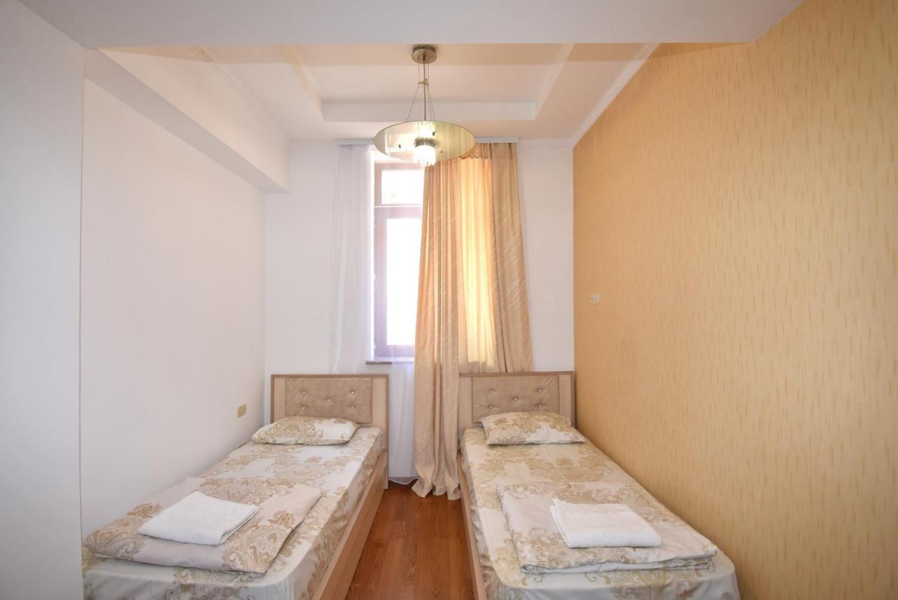 Armenak Apartment No 8, Abovyan Street Erywań Zewnętrze zdjęcie
